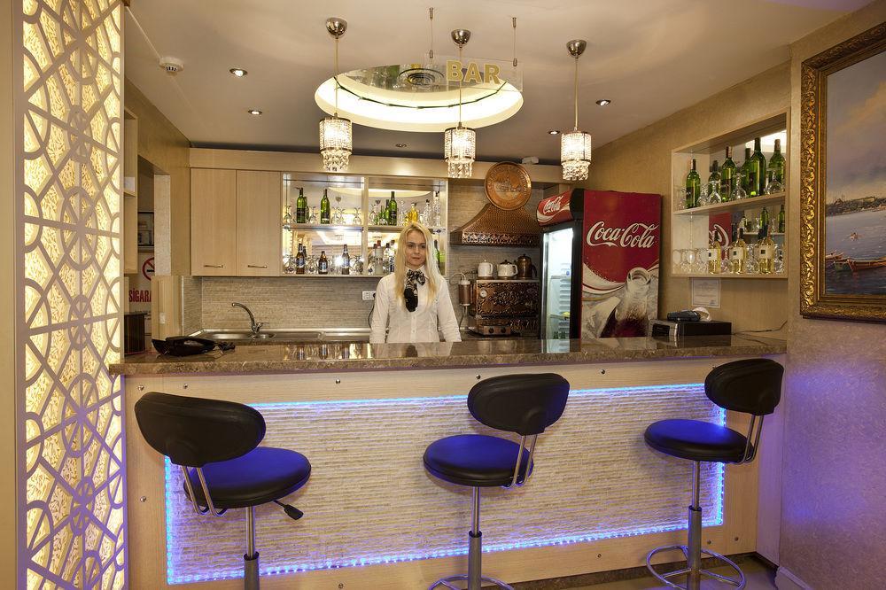Grand Zentrum Hotel & Cafe Restaurant - Taksim Square Estambul Exterior foto